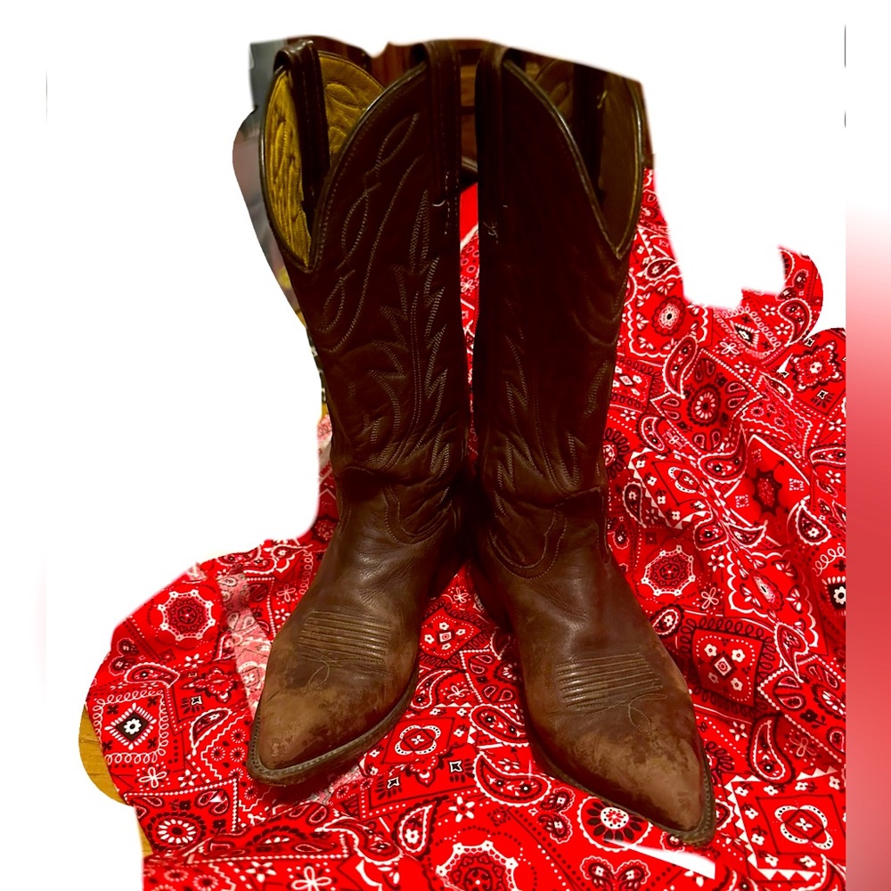 NOCONA brown leather made in USA woman’s 7.5 cowboy boots well loved